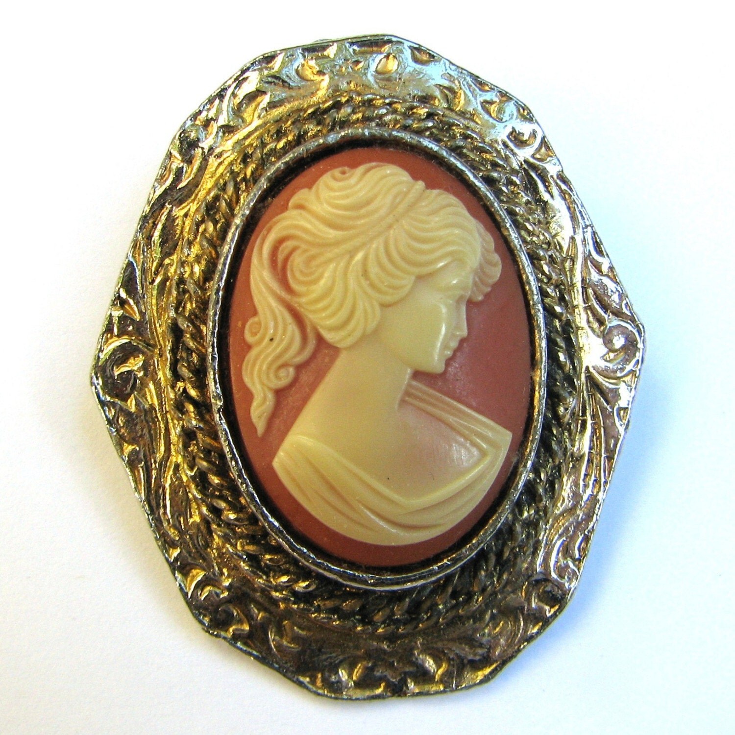 PERI Signed Brooch Pendant Pin Cameo Vintage by Chicaseyecandyshop