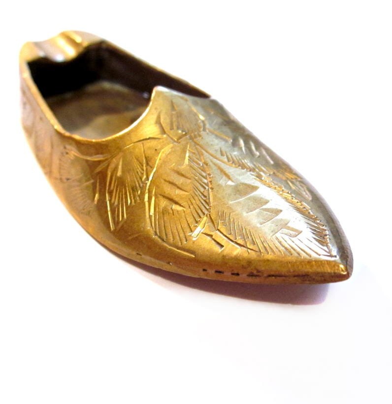 Vintage Shoe Ashtray Brass Metal Etched Pointy Toe Shoe Ash
