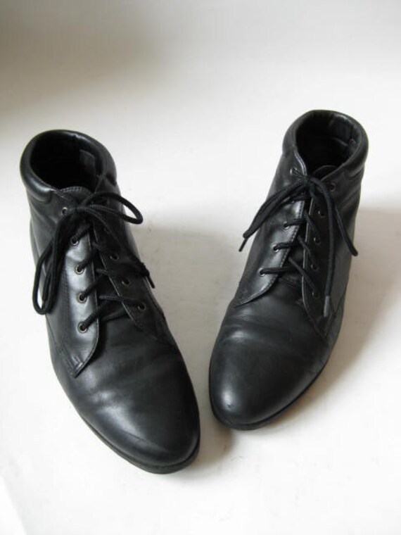VINTAGE 80s Black Leather Danexx Flat Lace Up ANKLE GRANNY