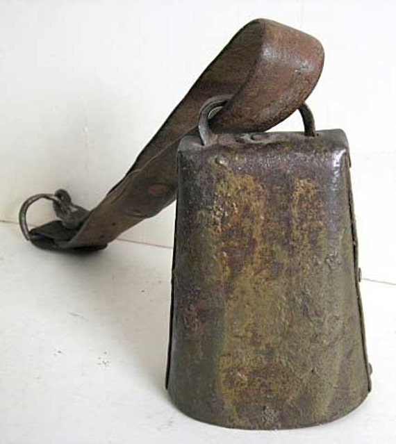 Antique Maine Farm Large Iron Cow Bell With Original Leather