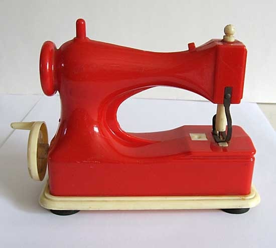 hasbro toy with pull handle and crank