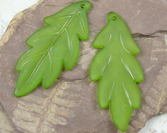 Large Leaf Pendant 10 Frosted Green Lucite Leaves 43mm x 17mm Olive Olivine Green