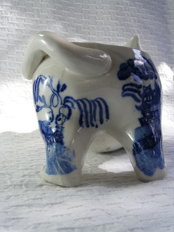 Vintage Blue Willow Kitty Cat Planter Storage Vessel