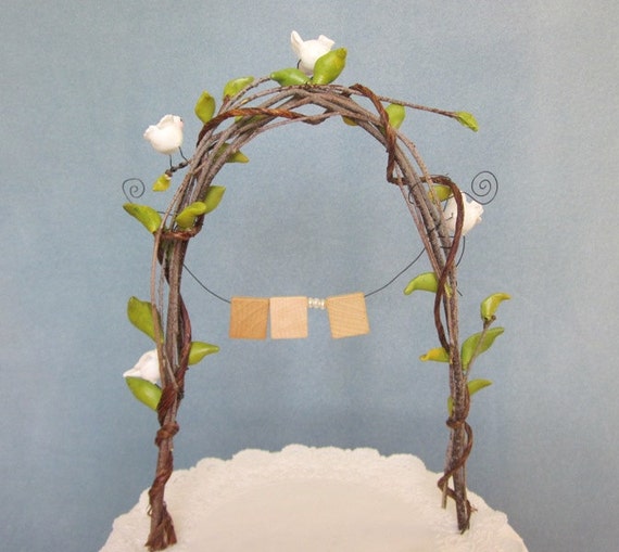 Leafy Arch Wedding Cake Topper