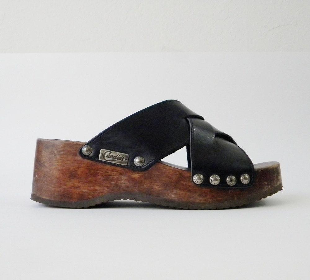 candies wooden shoes