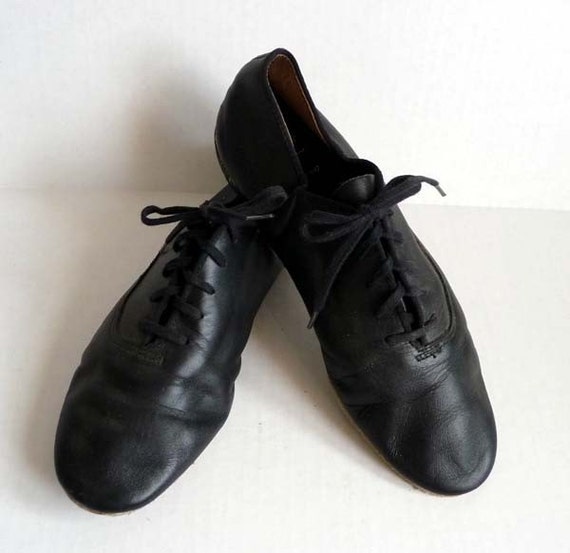 Vintage 80's Capezio Black Jazz Flats Shoes by Planetclairevintage