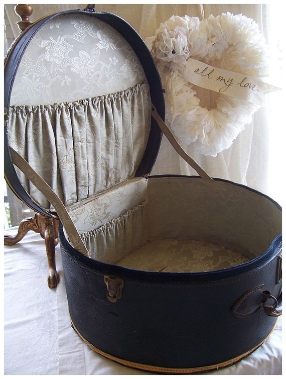 Antique 1926 Round Black Leather Train Case Luggage