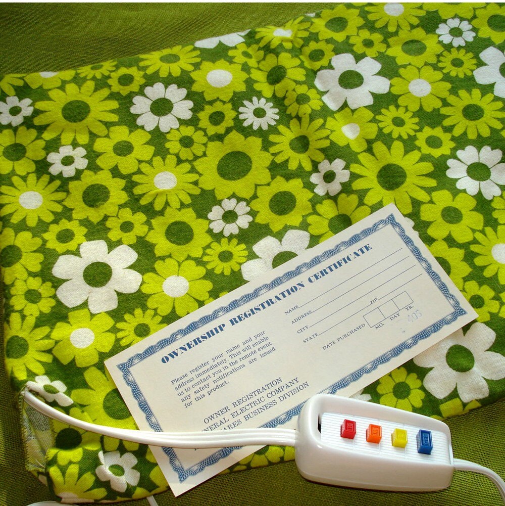 Vintage Heating Pad MOD flowers In Box