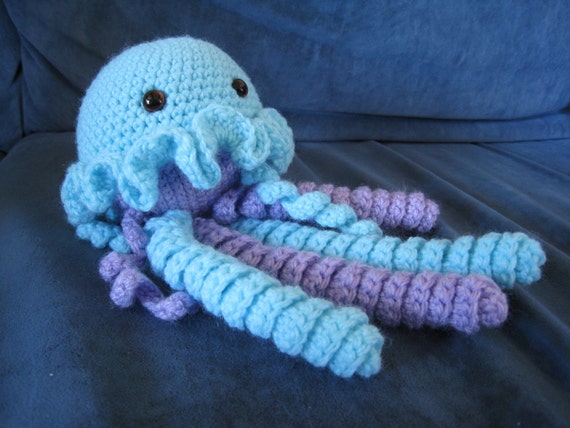 Cuddly little jellyfish crochet plush by skookyspry on Etsy