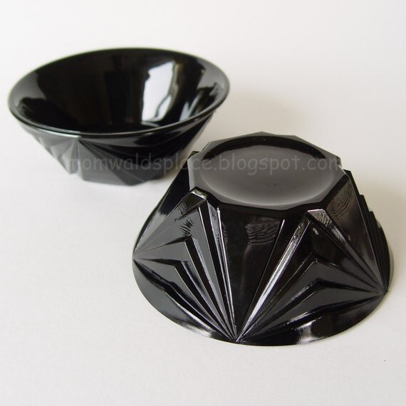 2 Bowls Glass Black Pyramid Tiara Indiana Art Deco