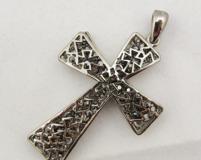 Double Cross Pendant in Hematite with Hematite Rhinestone