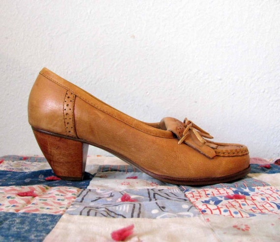Vintage ISADORA Wood Kitten Heels size 6