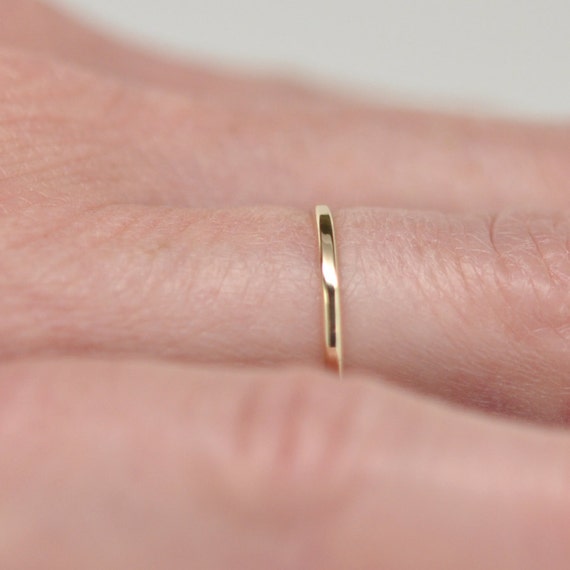 1 mm gold wedding band ring
