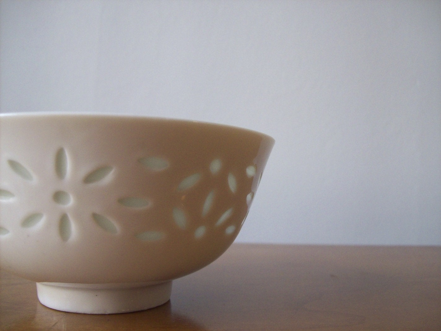 Rice grain porcelain bowl