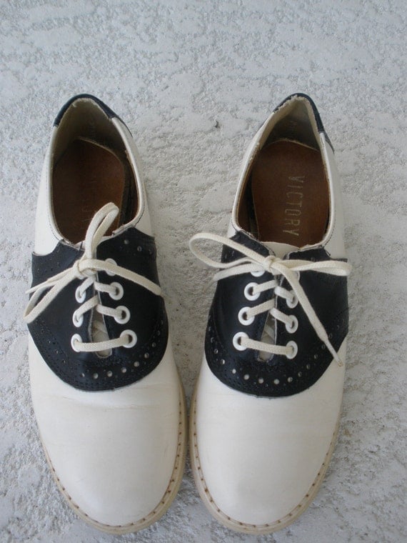 Vintage Saddle Shoes Oxfords Black and White Size 5