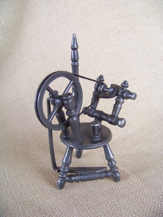 Vintage Miniature Spinning Wheel Metawa Holland Pewter