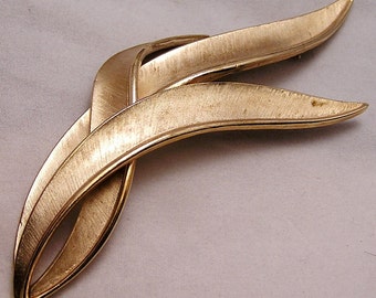 Vintage Crown Trifari Willow Leaf Brooch. J2
