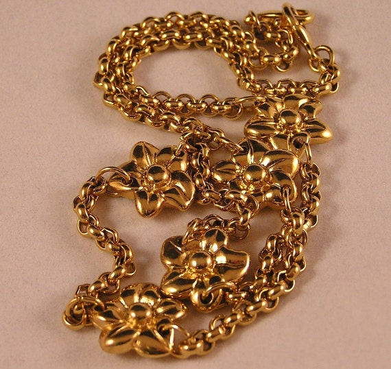 Vintage Gold Colored Flower Necklace. Signed OLCI. Free