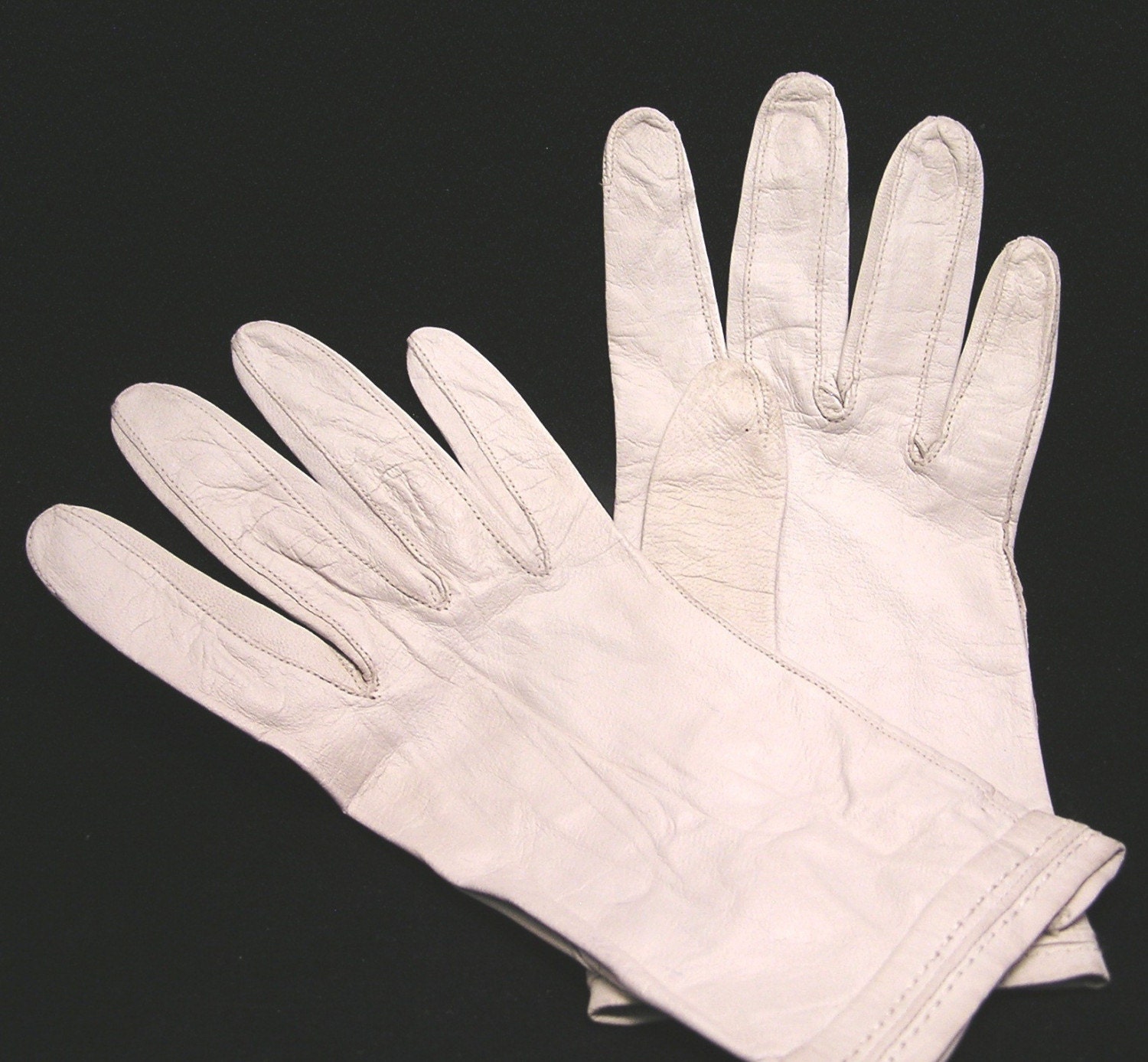 Vintage Kid Skin Leather Gloves. White and Incredibly by luvintage