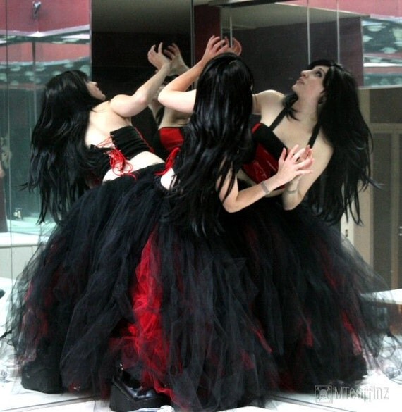 Red and black gothic prom dresses Red and black gothic prom dresses