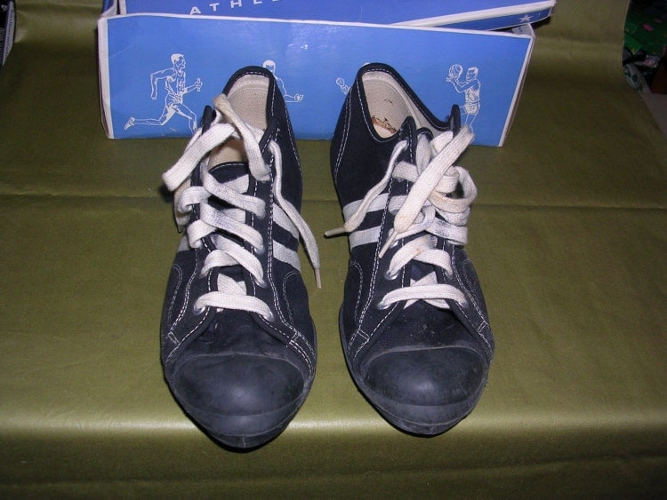 converse astro turf shoes