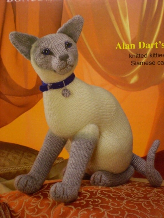 ALAN DART Sirdar Siamese Cat Toy Knitting Pattern NEW