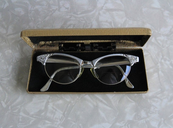 retro vintage cat eye glasses