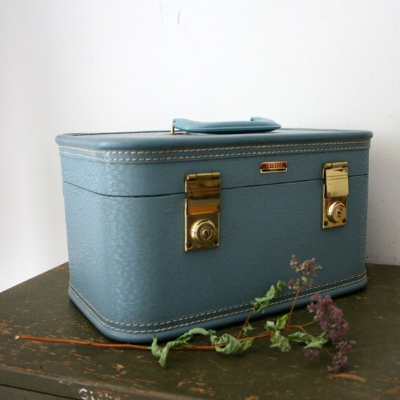 vintage 60s Antosek Country Blue Train Case