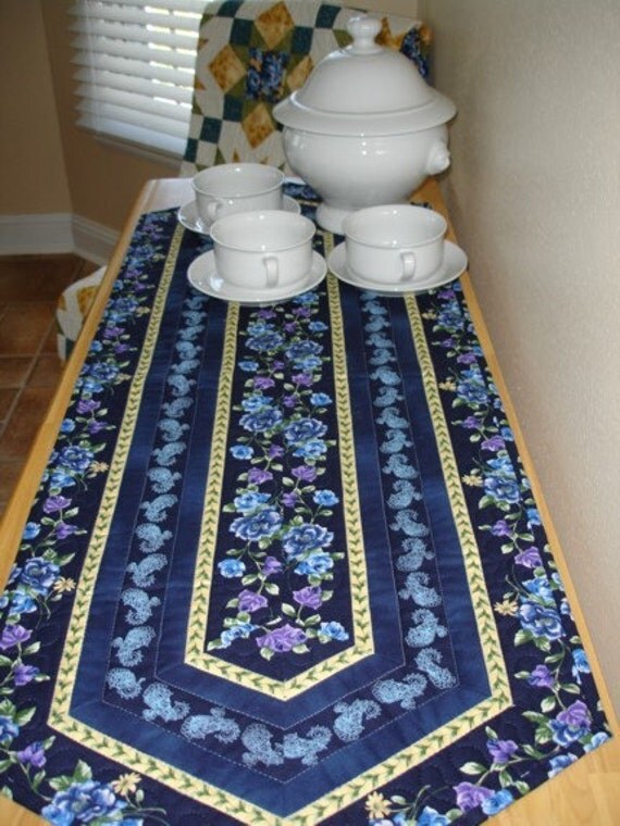Summer Table Runner