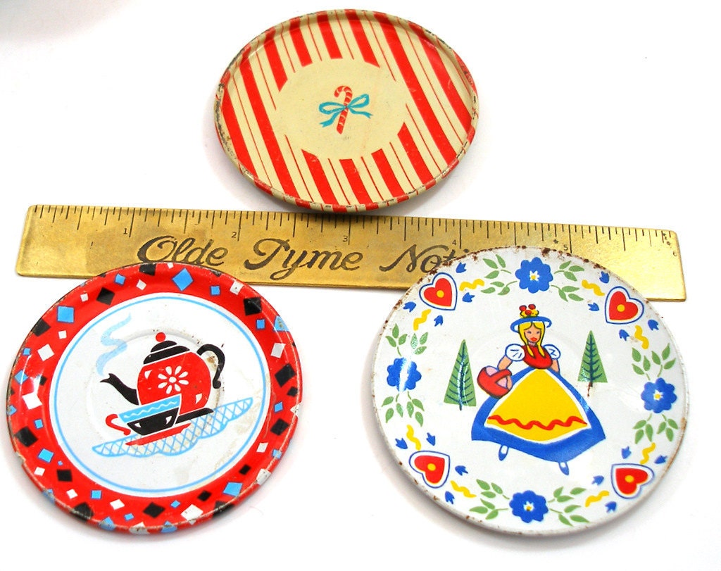 Toy Tea Cups & Saucers Set of 6 vintage tin in red white and
