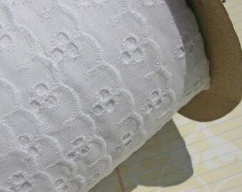 White Eyelet Lace - Broderie Anglaise - Sewing Trim - 1" Wide