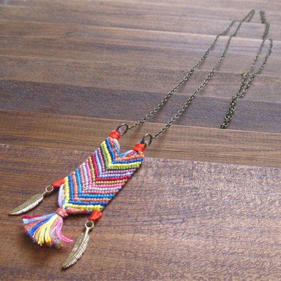 Macrame chevron necklace with two feathers