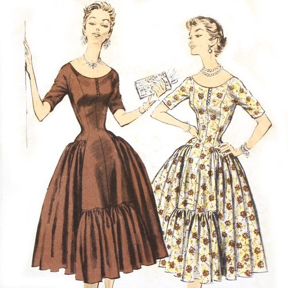 1950s Full Skirt Dress Pattern Advance Designer 7801 B 32