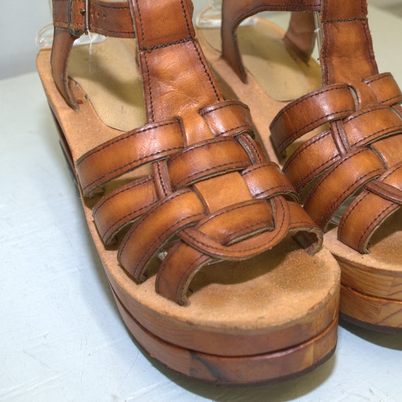 size 7 vintage 70s chestnut wood platform sandals