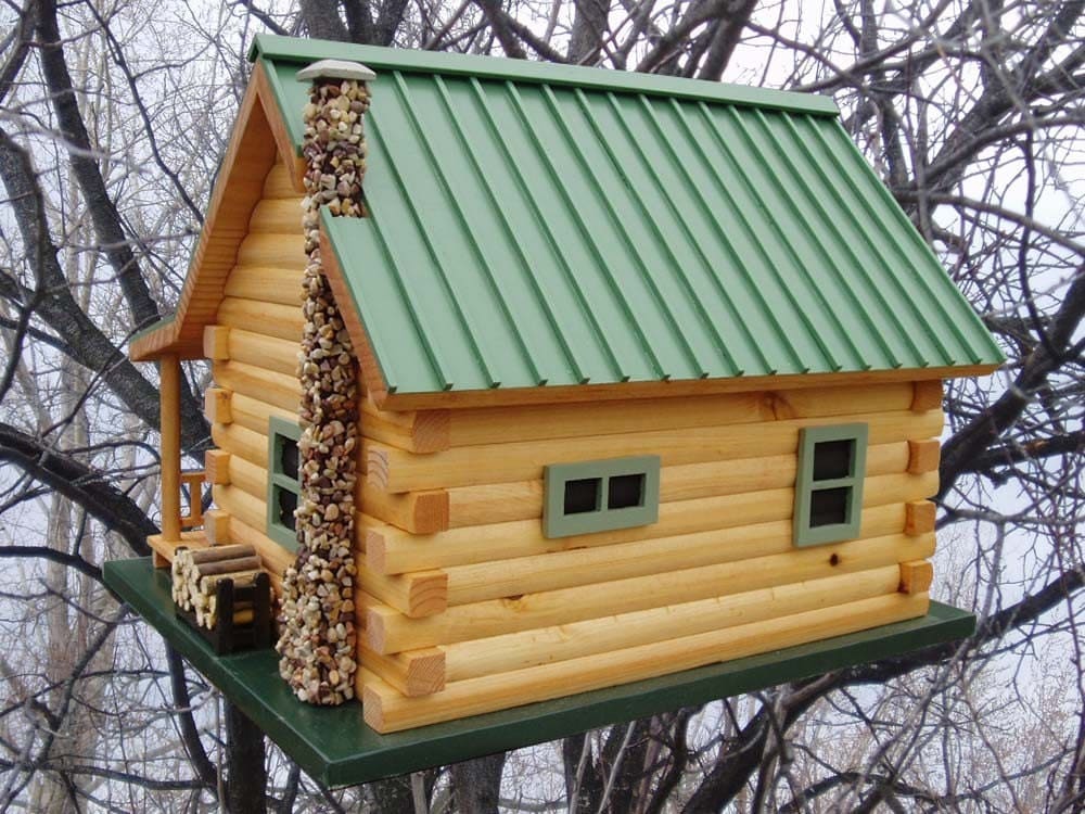 Log Cabin Birdhouse