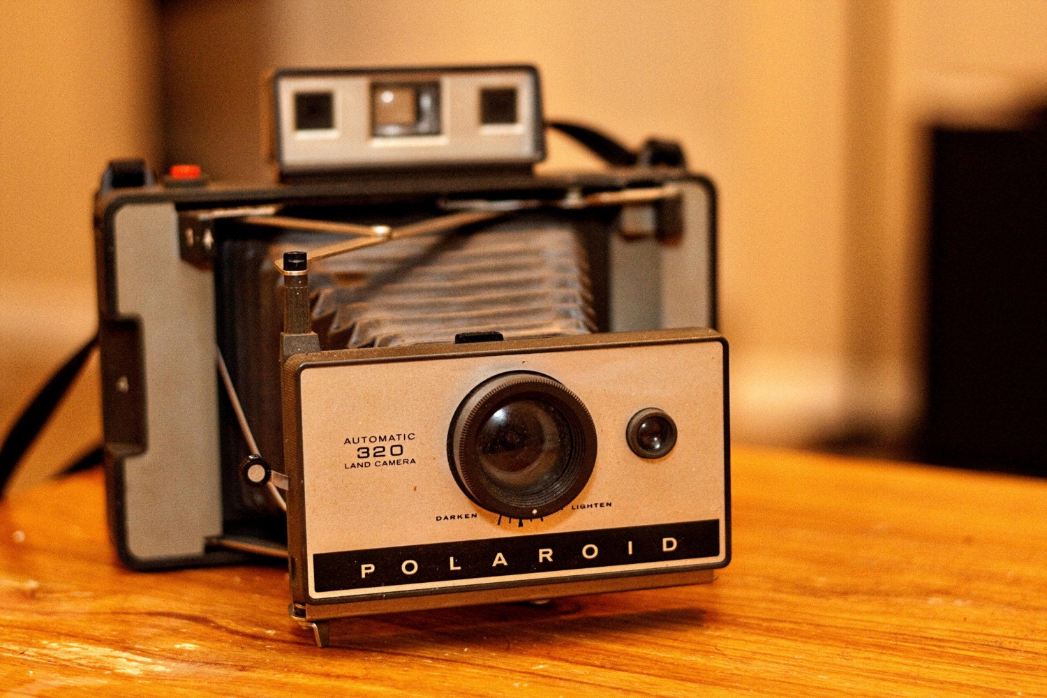 Vintage Polaroid 320 Automatic Land Camera circa 1969 to 1971