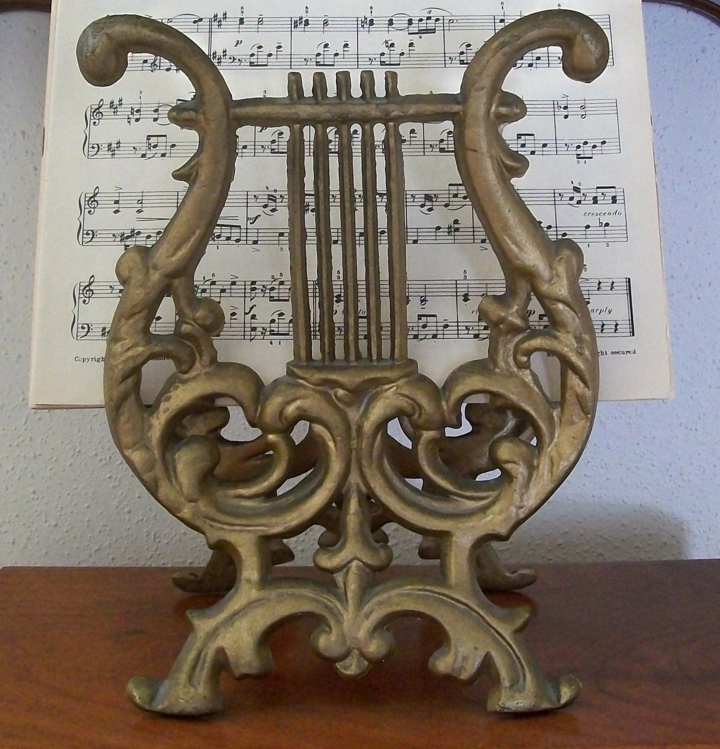 Take a Stand.....Iron Lyre Musical Stand