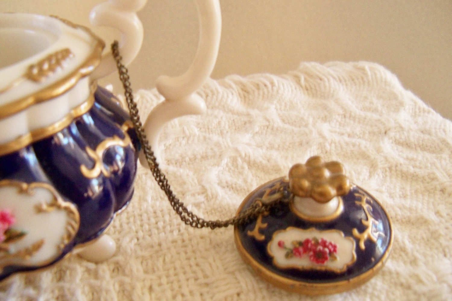 Vintage NiNi Teapot Miniature Shalimar