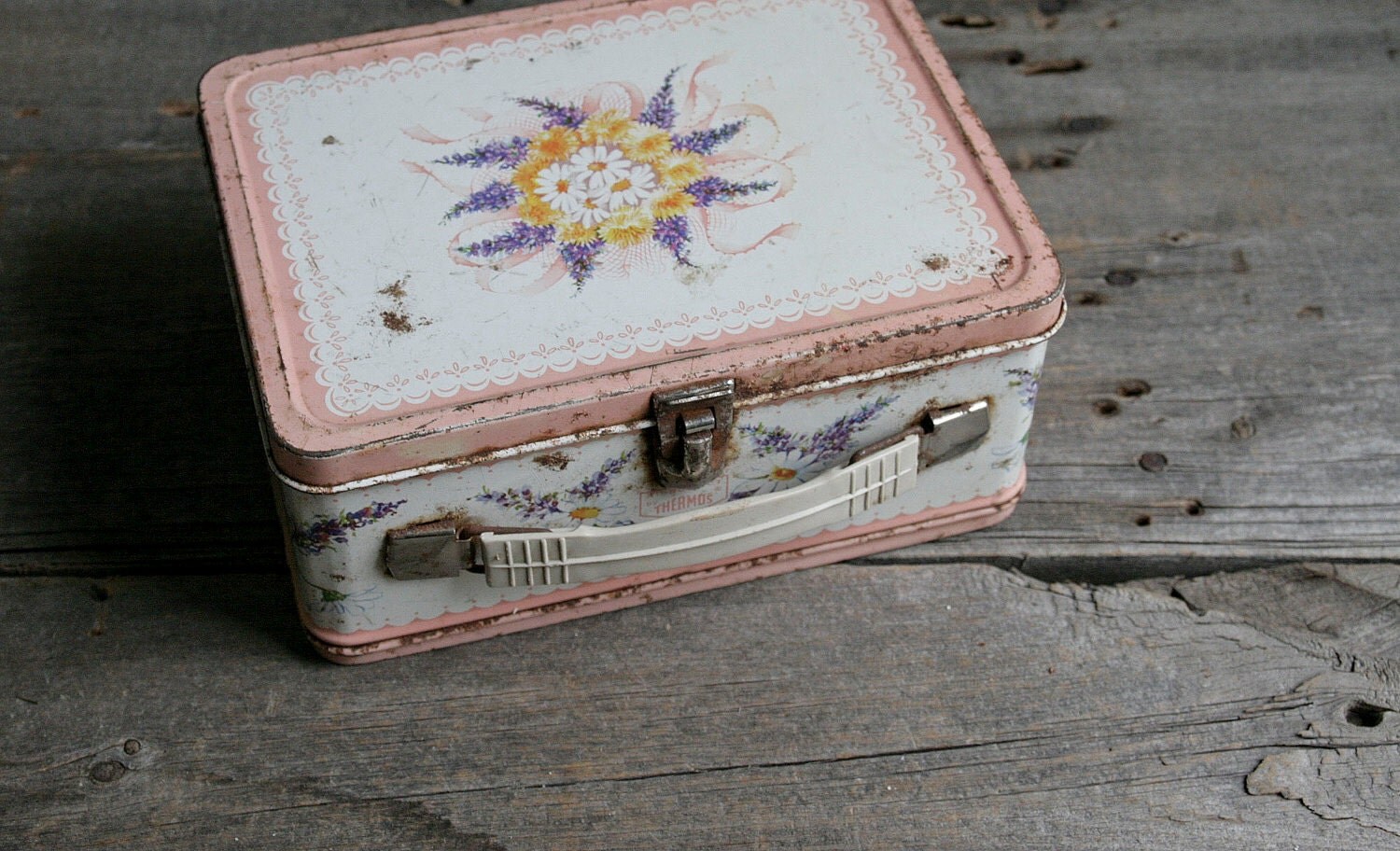 vintage metal lunch box