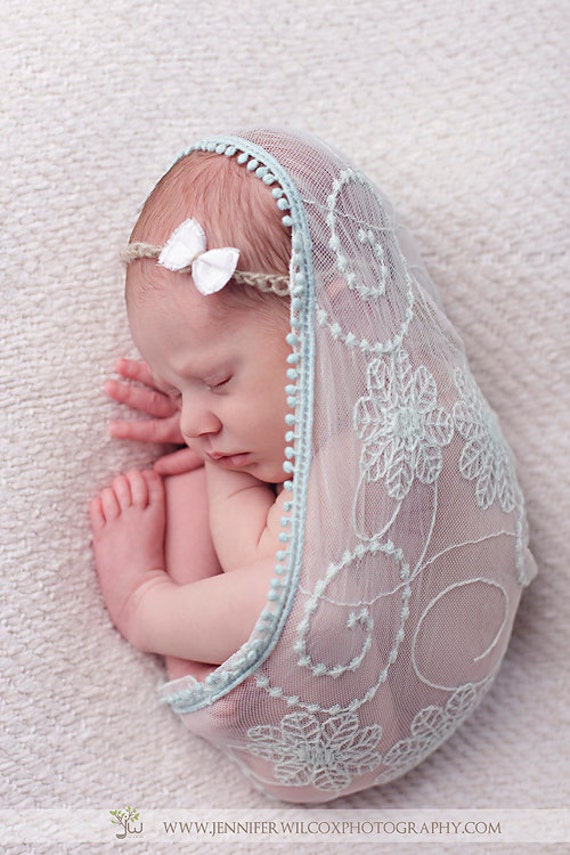 Items similar to Bow newborn headband on Etsy