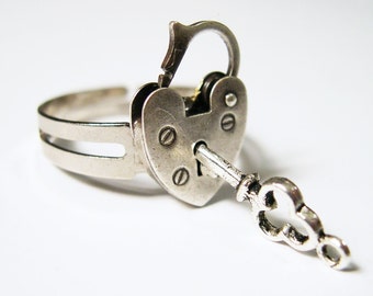 Mini Opening Closing Vintage Padlock Adjustable Ring - Unlock My Heart