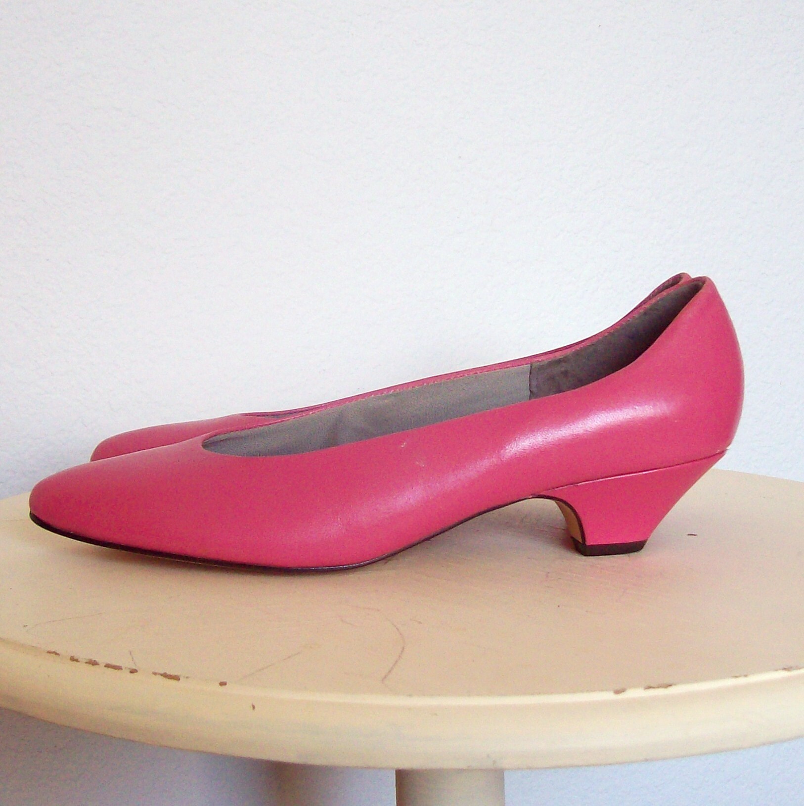 Bright Pink Vintage Joyce Brand Leather Pumps sz 9