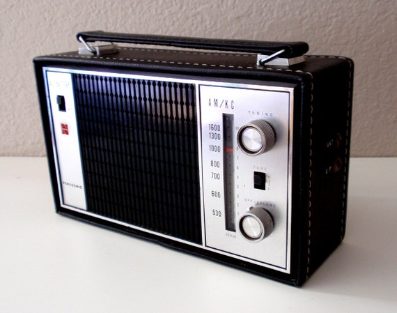 Items similar to Vintage 1960s Panasonic R-159 Transistor Radio in mint ...