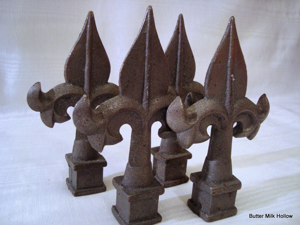 CAST IRON FENCE FINIALS. FLEUR DE LIS.