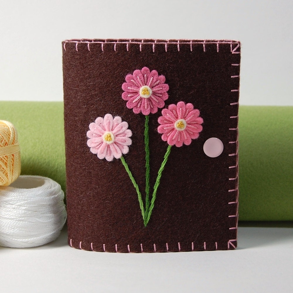 Wool Felt Needle Book / Needle Case Pink Daisy Flowers Hand