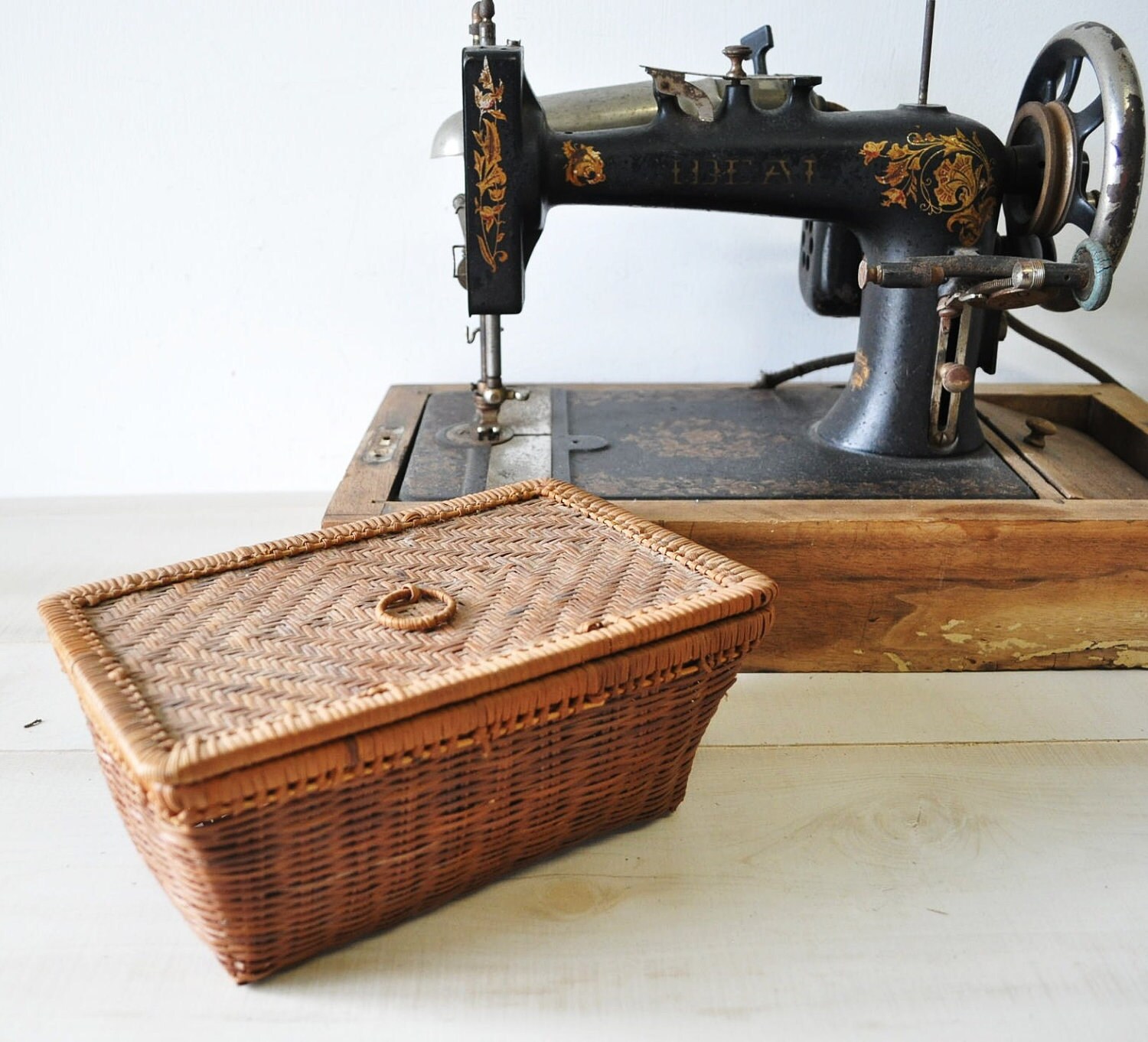 sweet antique wicker sewing basket lidded box