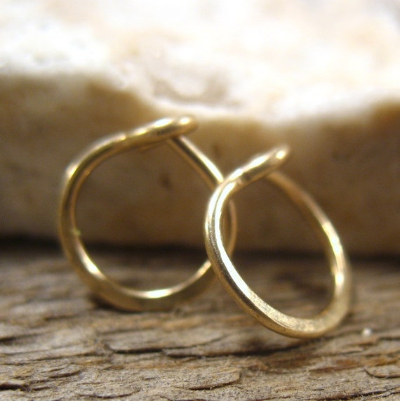 Tragus Hoop 14k Gold Filled Hammered by MysticMoons on Etsy