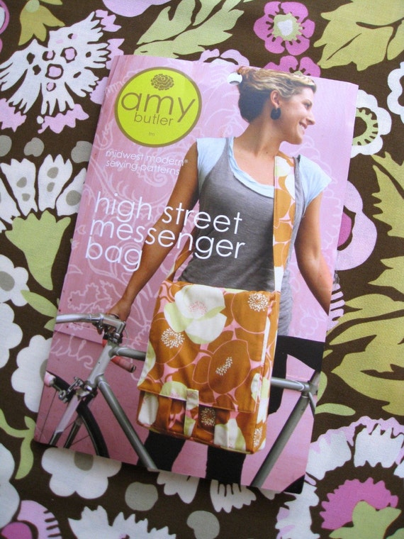 Amy Butler midwest modern sewing pattern - High Street Messenger Bag ...