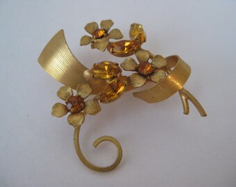 Golden Amber Twinkle Flowers - vintage brooch