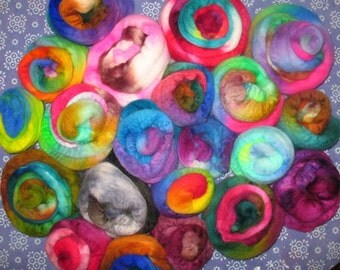 Merino Wooly Cupcakes -- Felter's Favorite -- 4 oz -- Hand dyed Assortment of Wool Top